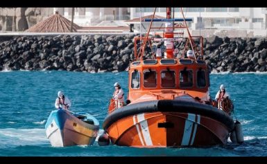Spanische Küstenwache rettet Dutzende Flüchtlinge vor Gran Canaria