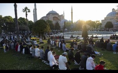 Premiere in Istanbul: Fest des Fastenbrechens in der Hagia Sophia