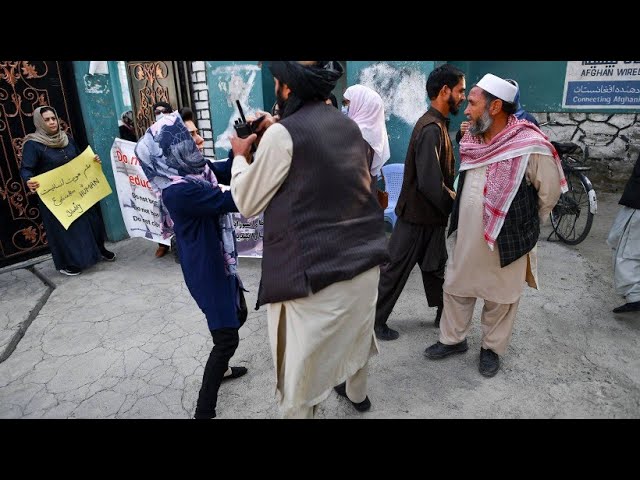 Kabul: Taliban treiben Demonstrantinnen mit Schüssen auseinander