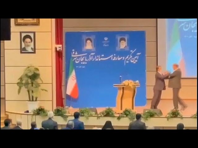 Schock im Iran: Mann erteilt schallende Ohrfeige auf offener Bühne