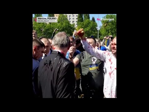 Video zeigt Farbattacke auf Russlands Botschafter in Polen