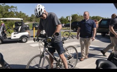 Joe Biden stürzt bei Radausflug