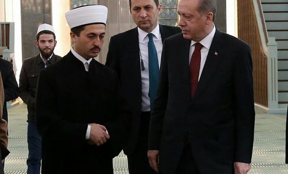 Erdogans Hof-Imam predigt jetzt in Köln