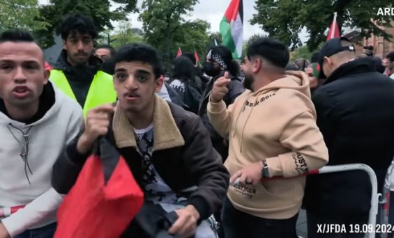 Asylpolitik: Diese Reportage behauptet Ungeheuerliches