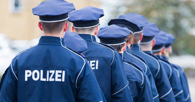 Drei Berliner Polizisten wegen Banden-Diebstahls festgenommen