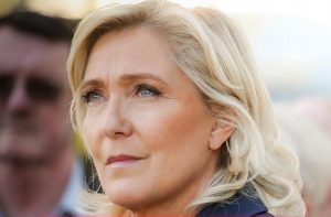 Hausdurchsuchungen: Justiz schlägt zu gegen Le Pen